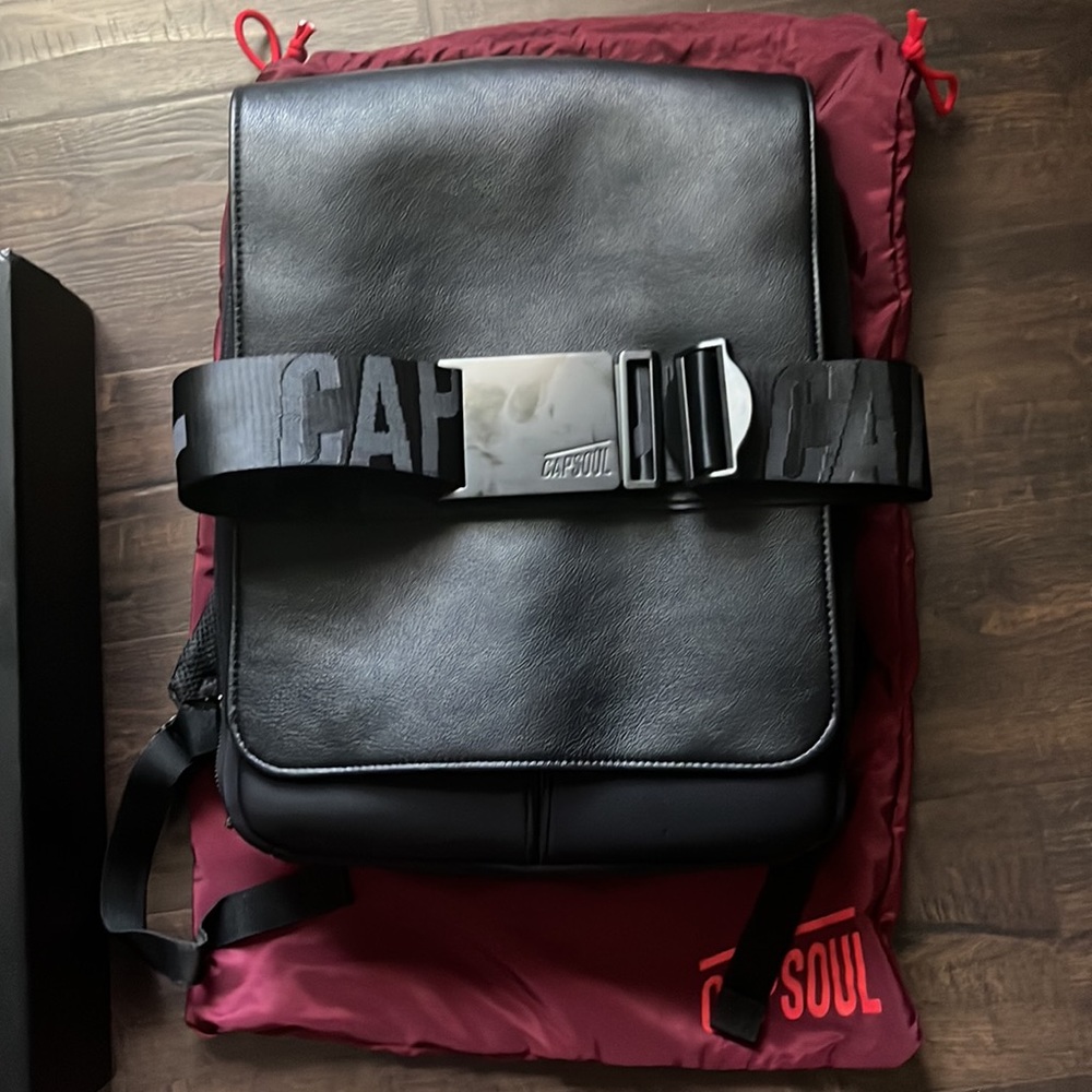 Capsule Laptop Backpack - Picture 5 of 9